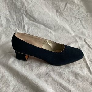 Marshall Fields Size 6 Blue Low Heels - Heel 1.75”